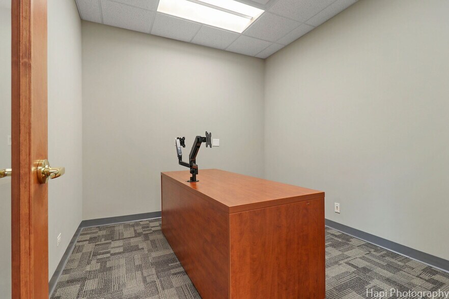 More Photos Of 3 Executive Ct, South Barrington Medical For Lease