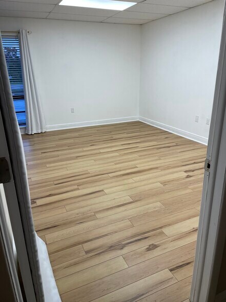 More Photos Of 933 Oleander Way S, South Pasadena Medical For Lease