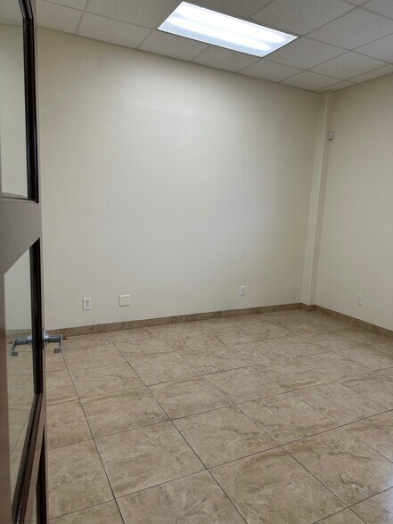 More Photos Of 1317 E Jasmine Ave, McAllen Light Distribution For Lease