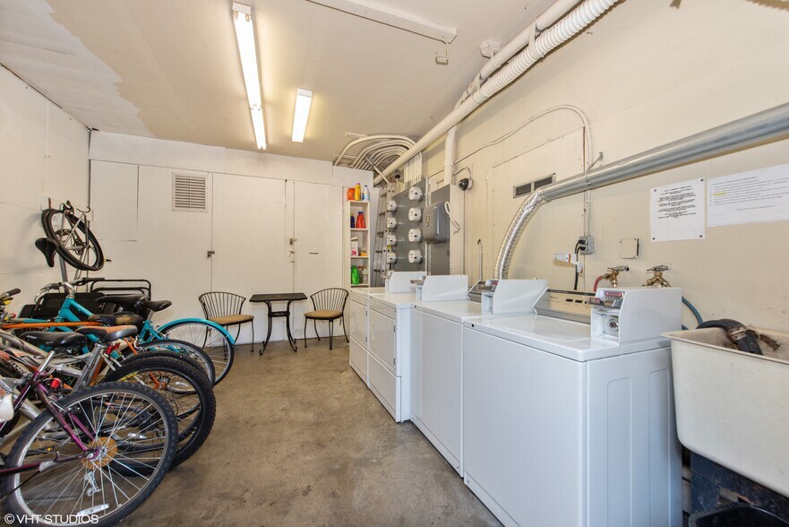 More Photos Of 4735 Ravenna Ave NE, Seattle Apartments For Sale