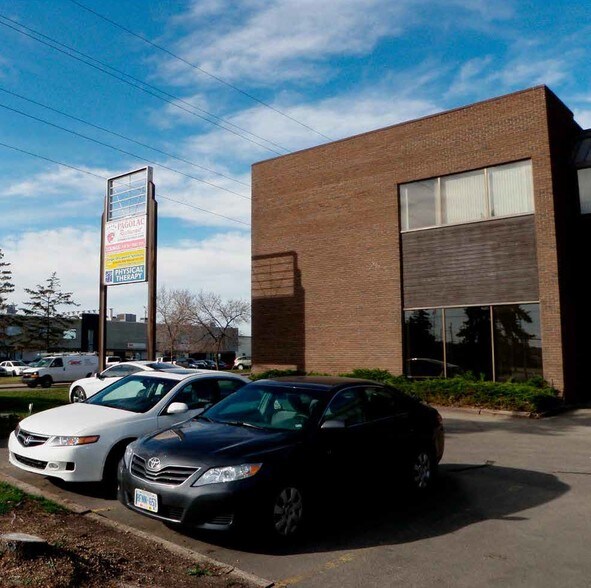 More Photos Of 9640-9644 54th Ave NW, Edmonton Office For Lease