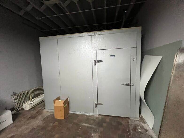More Photos Of 1917 N Dixie Hwy, West Palm Beach Storefront Retail Office For Lease