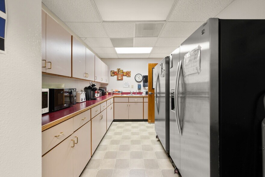 More Photos Of 777 E Alosta Ave, Azusa Religious Facility For Lease