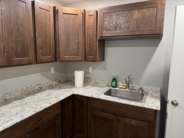 More Photos Of 5250 NW A Ave, Pendleton Airplane Hangar For Lease