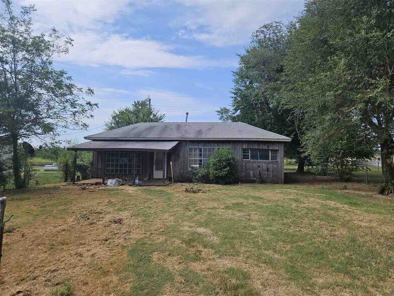 More Photos Of 67 Ash Ave, Elgin Trailer Camper Park For Sale