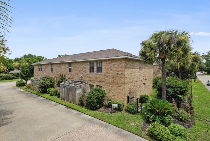 More Photos Of 485 Tegarden Rd, Gulfport Multifamily For Sale