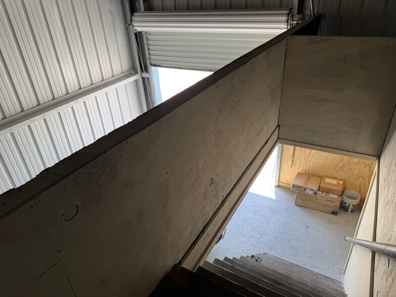 More Photos Of 15921 N Florida Ave, Lutz Warehouse For Sale