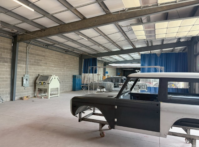 More Photos Of 490 Seneca Rd, Eugene Distribution For Lease