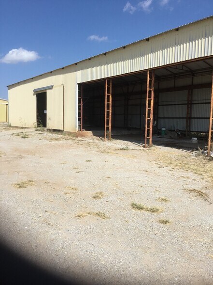 More Photos Of 8051 Seymour Hwy, Wichita Falls Warehouse For Lease