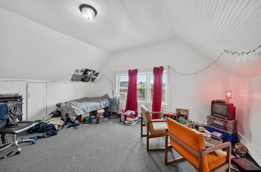 More Photos Of 137 Livingston Ave, New Brunswick Office Residential For Sale