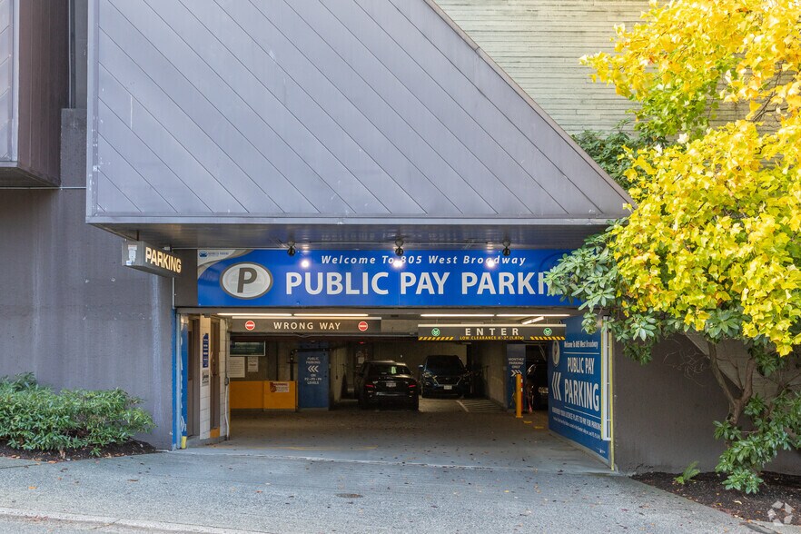 More Photos Of 805 W Broadway, Vancouver Medical For Lease