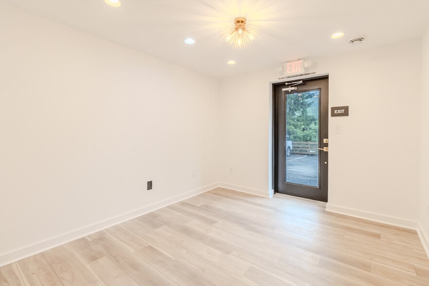 More Photos Of 4373 Old William Penn Hwy, Murrysville Office For Lease