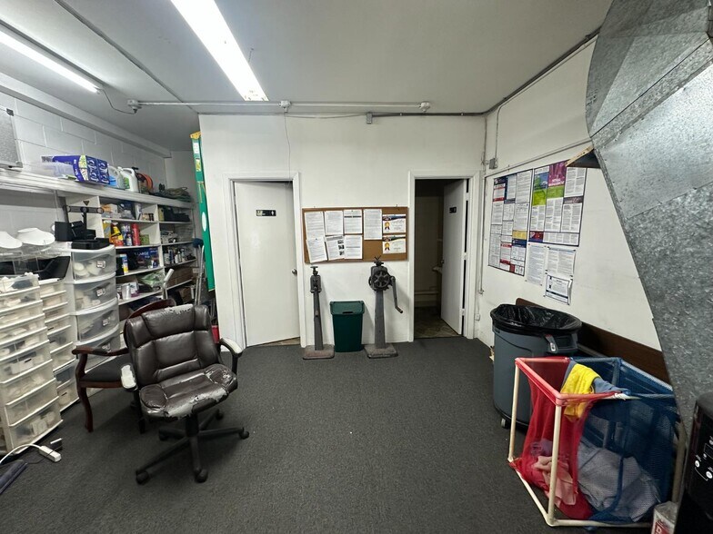 More Photos Of 123-125 S School St, Lodi Storefront For Sale
