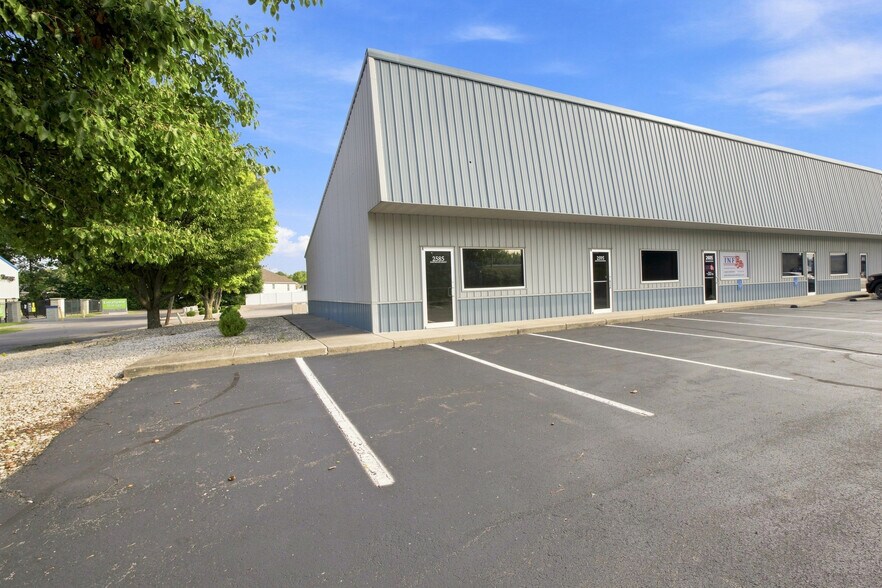 More Photos Of 2585 Eastwood Dr, Columbus Office For Lease