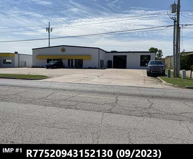 More Photos Of 10934 E 55th Pl, Tulsa Distribution For Lease