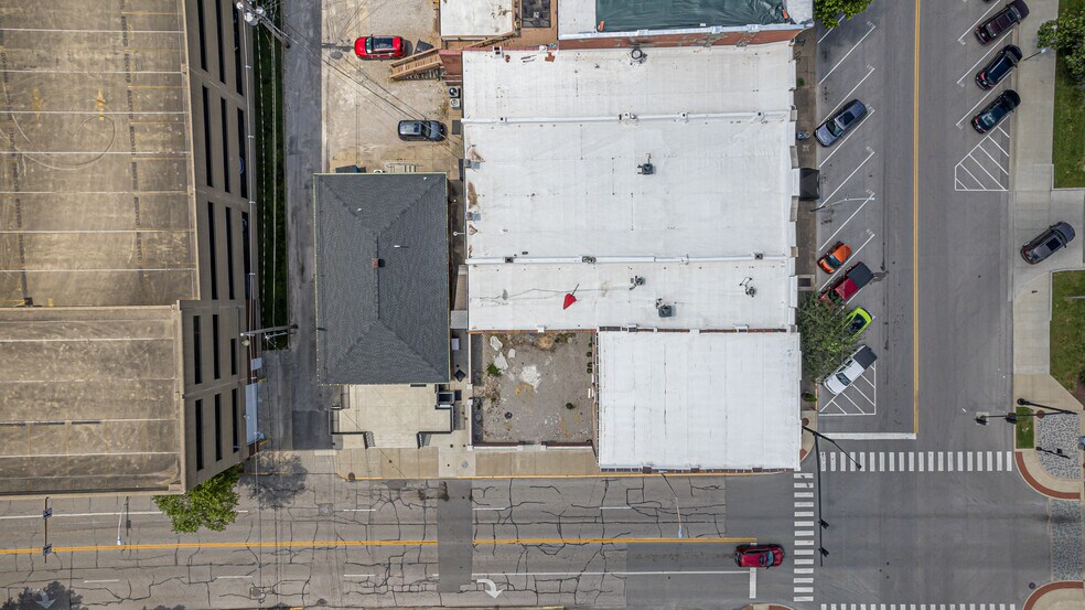 More Photos Of 129 SE 4th St, Evansville Storefront For Lease