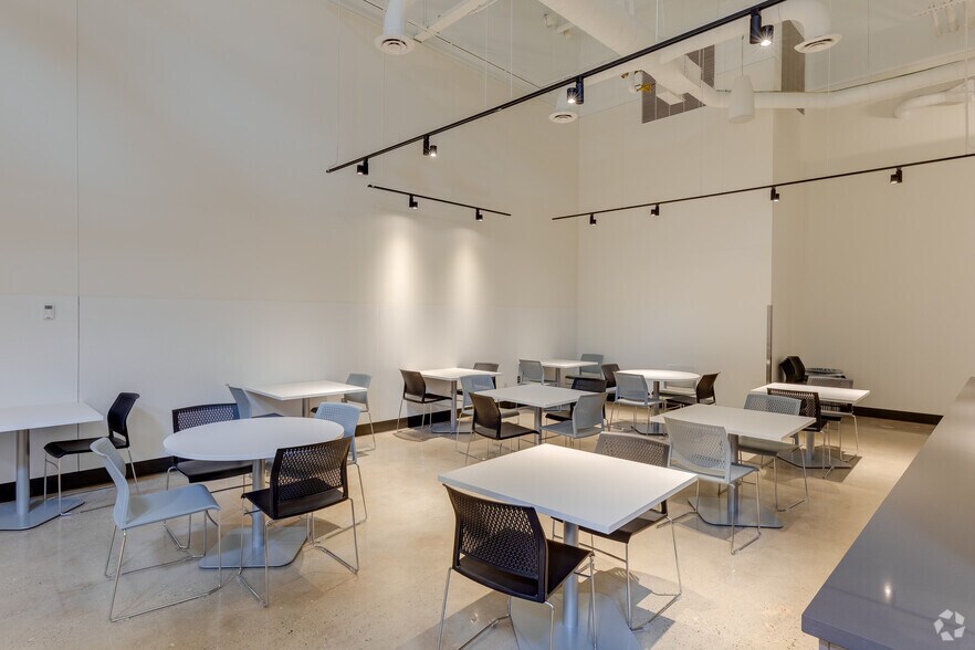 More Photos Of 7725 W Reno Ave, Oklahoma City Office For Lease