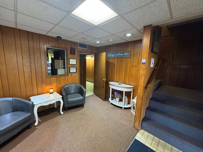 More Photos Of 1655 S 23rd St, Beaumont Service For Sale