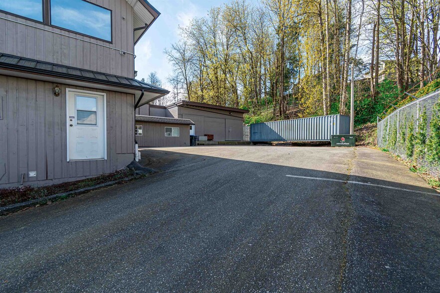More Photos Of 2253-2265B W Railway St, Abbotsford Warehouse For Lease