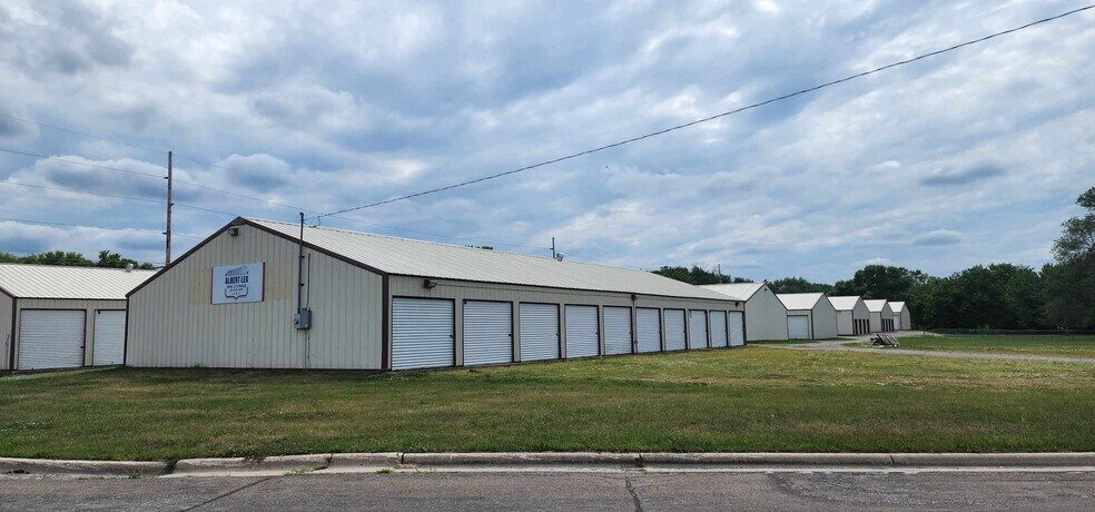 More Photos Of 301 E Rezin Ave, Albert Lea Self Storage For Sale