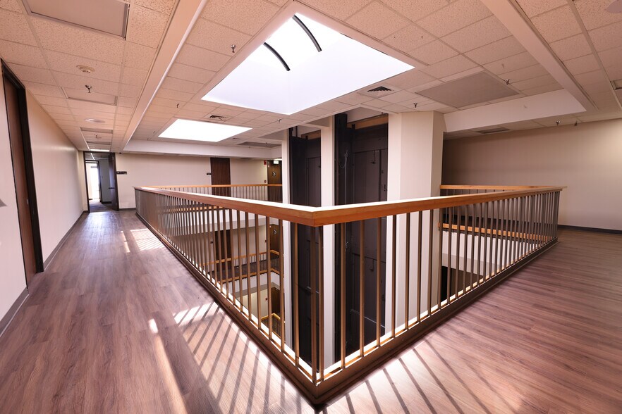 More Photos Of 3649 Leopard St, Corpus Christi Office For Lease