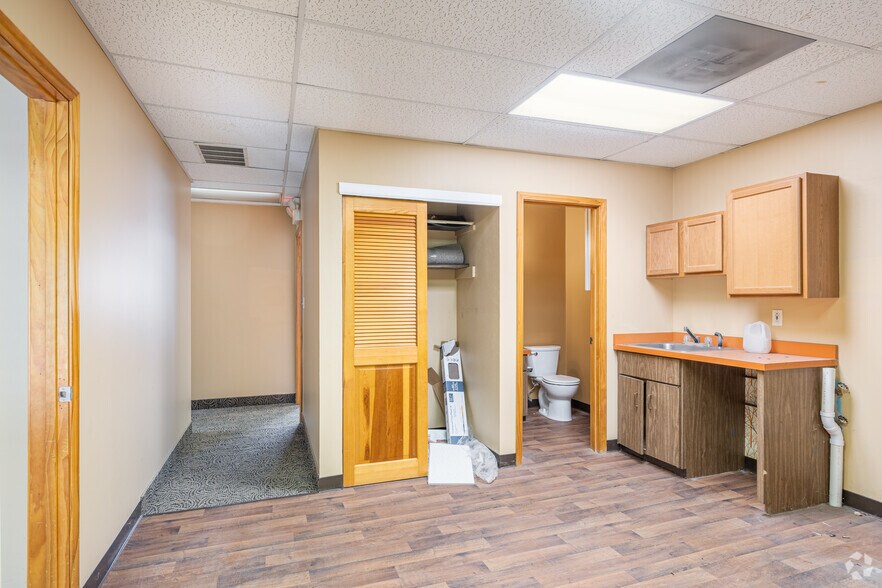 More Photos Of 5300 W Main St, Belleville Medical For Sale