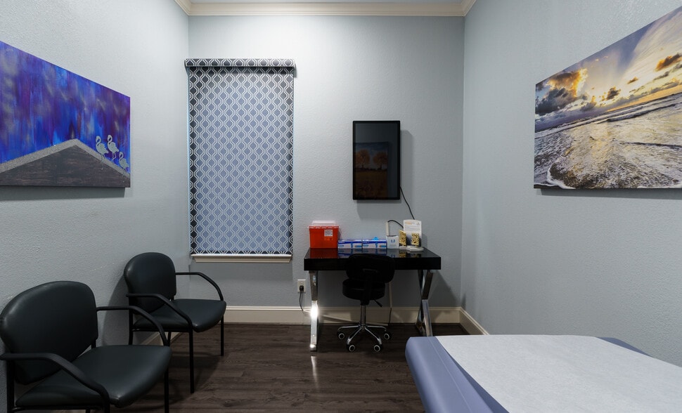 More Photos Of 13688 Breton Ridge St, Houston Medical For Sale
