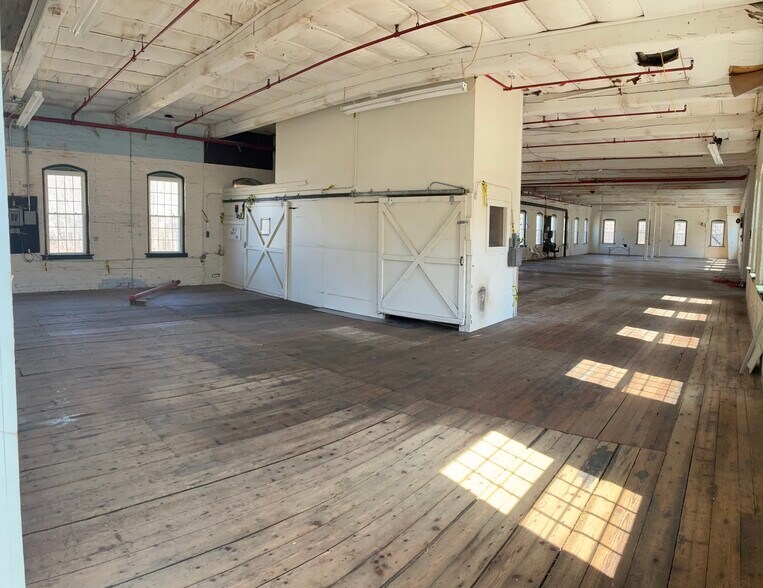 More Photos Of 20 Ladd Ave, Florence Manufacturing For Sale