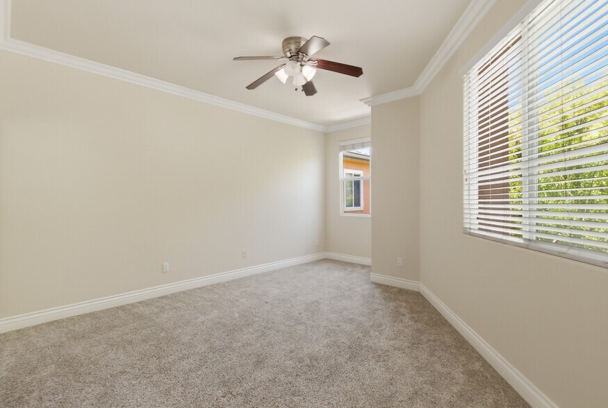 More Photos Of 1101 East Ave, Burbank Apartments For Sale