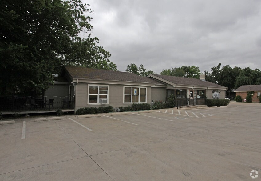 More Photos Of 444 Keller Pky, Keller Restaurant For Sale