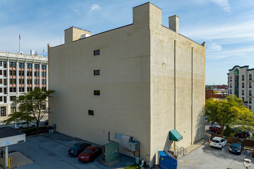 More Photos Of 205 W Market St, Lima Office For Sale