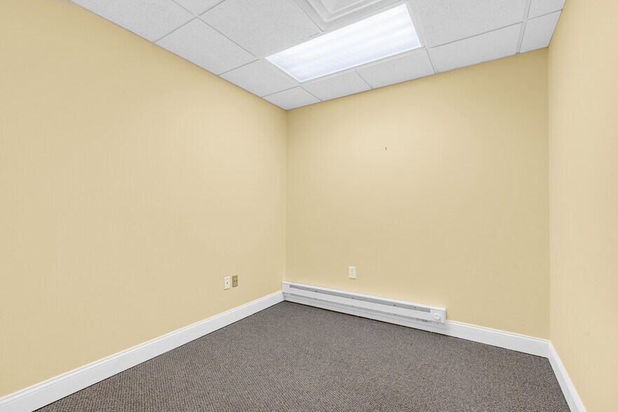 More Photos Of 727 Raritan Rd, Clark Office For Lease