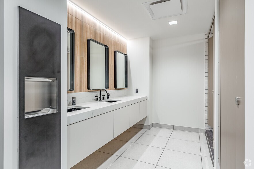 More Photos Of 8100 Boone Blvd, Vienna Office For Sale