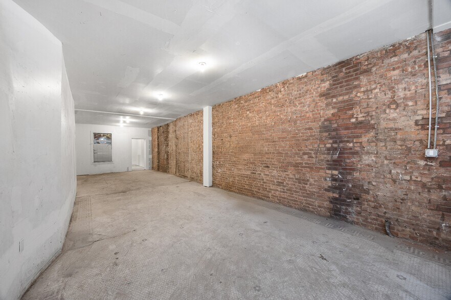 More Photos Of 389 2nd Ave, New York Storefront Retail Office For Lease