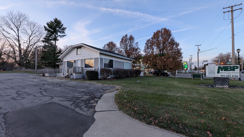 Primary Photo Of 3515 Bremen Hwy, Mishawaka Storefront Retail Office For Lease