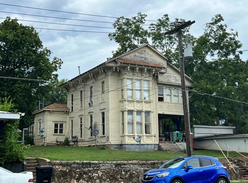 More Photos Of 209 Aid Ave, West Plains Apartments For Sale