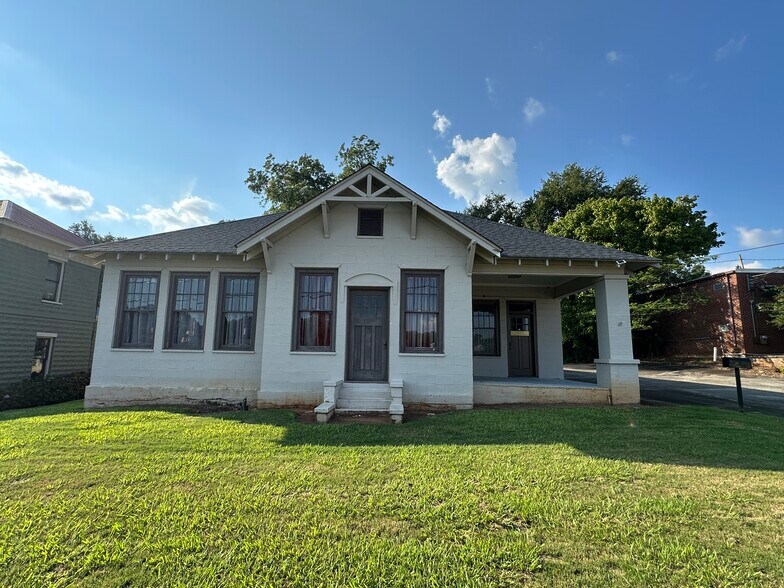 More Photos Of 62 Lee St, Jefferson Office For Sale