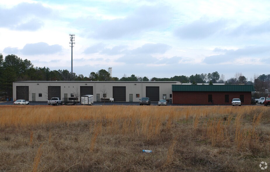 More Photos Of 382 Senoia Rd, Tyrone Warehouse For Lease