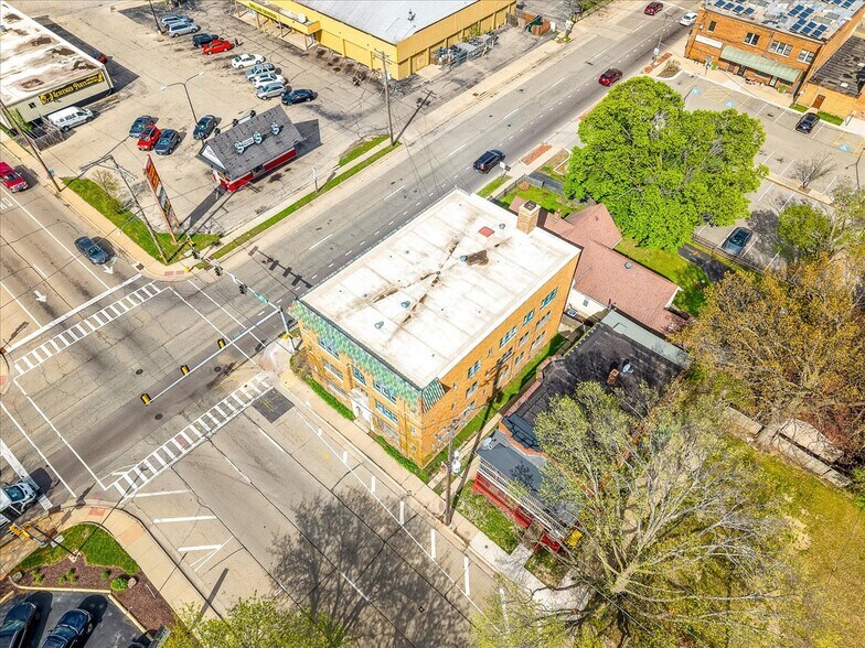 More Photos Of 204 S 6th St, Rockford Apartments For Sale