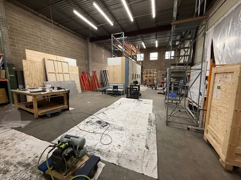 Primary Photo Of 44-68 Vernon Blvd, Long Island City General Retail For Lease