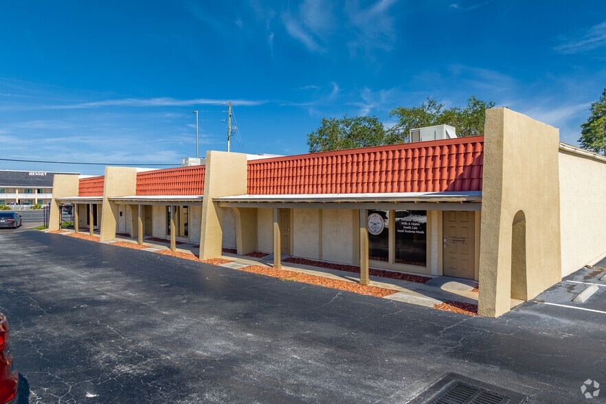 More Photos Of 2328 N US Hwy 19, Holiday Medical For Lease
