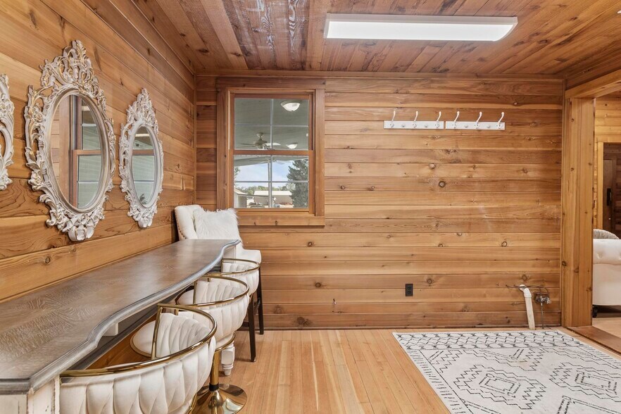 More Photos Of 109 E B St, Cedar Creek Freestanding For Sale