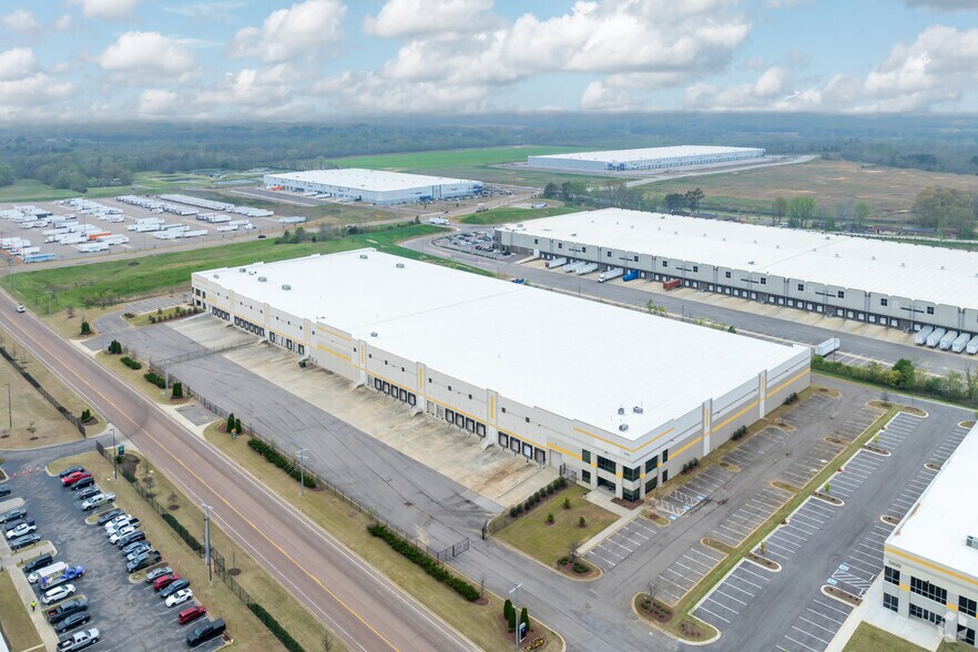 More Photos Of 5755 FedEx Ln, Olive Branch Warehouse For Lease