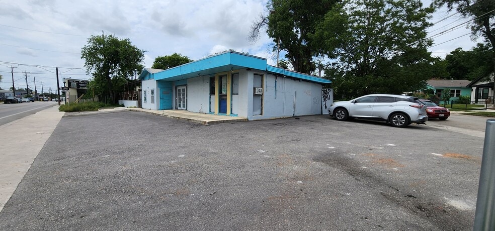 More Photos Of 2909 St Mary's St, San Antonio Restaurant For Sale