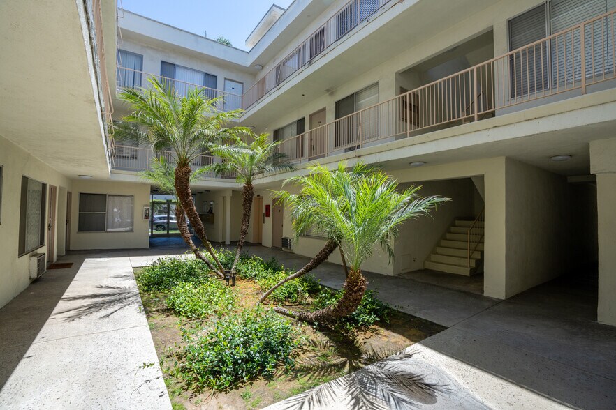 More Photos Of 1041 S Corning St, Los Angeles Apartments For Sale