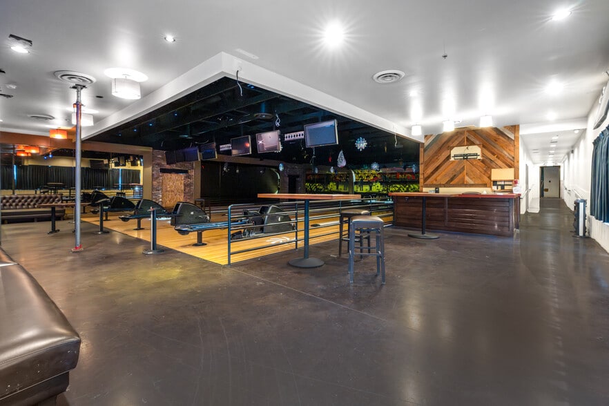 More Photos Of 930 Market St, San Diego Restaurant For Lease