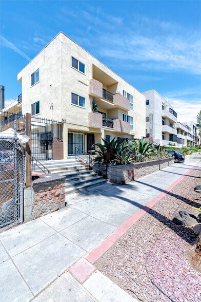More Photos Of 741 S Hobart Blvd, Los Angeles Apartments For Sale