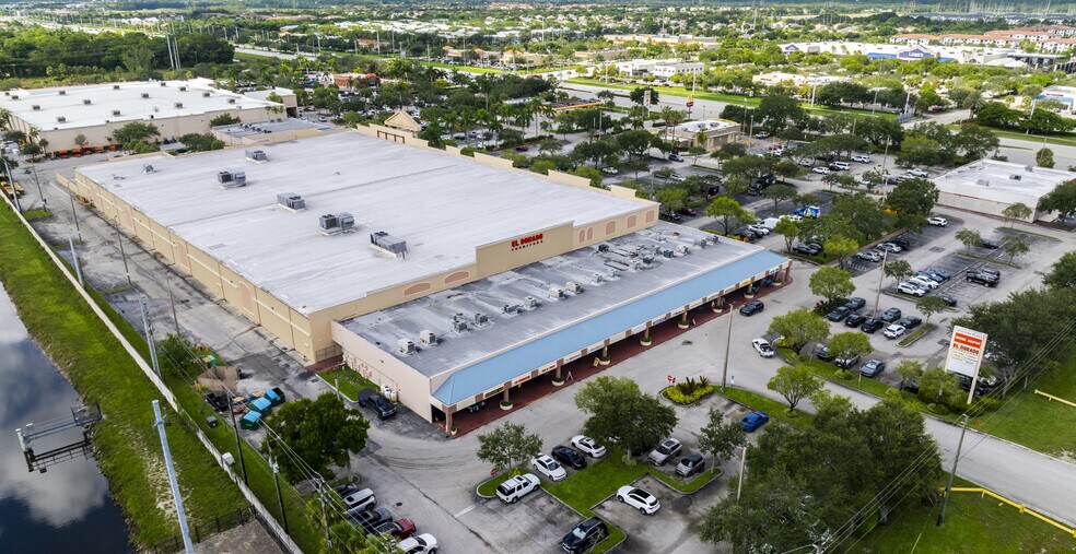 More Photos Of Sr 7 @ SR. 7 & Southern Blvd., Royal Palm Beach Unknown For Lease