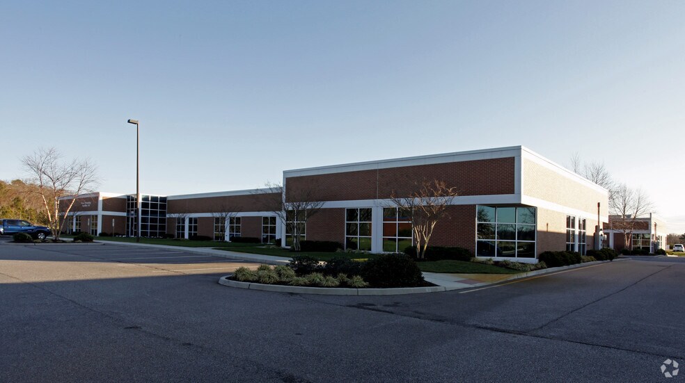 More Photos Of 1248 Perimeter Pky, Virginia Beach Office For Lease