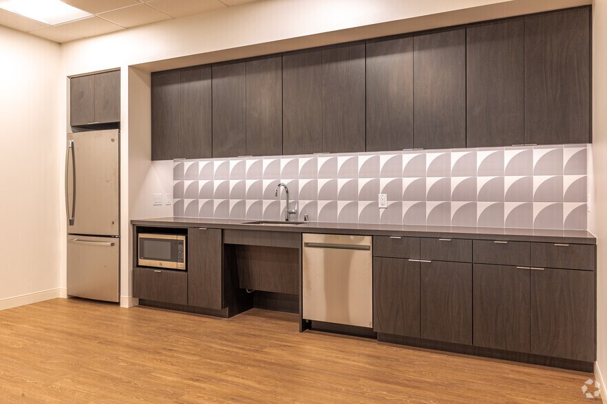 More Photos Of 2600 N Central Expy, Richardson Office For Lease